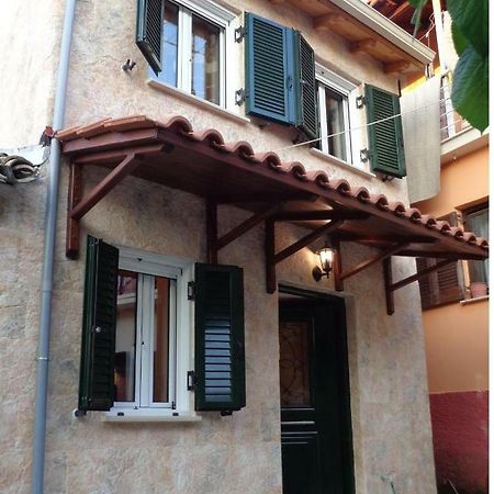Hostal Harry'S Retreat Klimatia Exterior foto