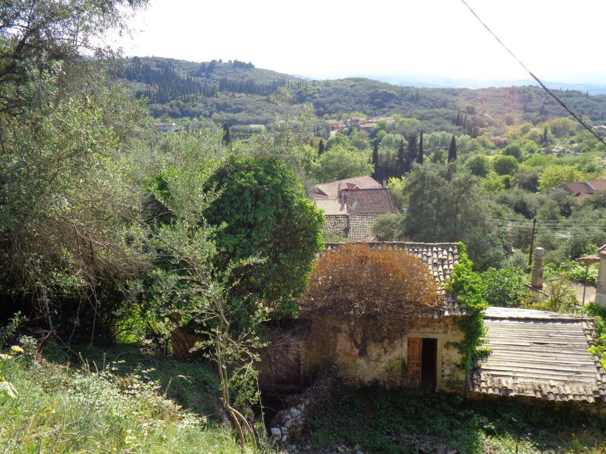 Hostal Harry'S Retreat Klimatia Exterior foto